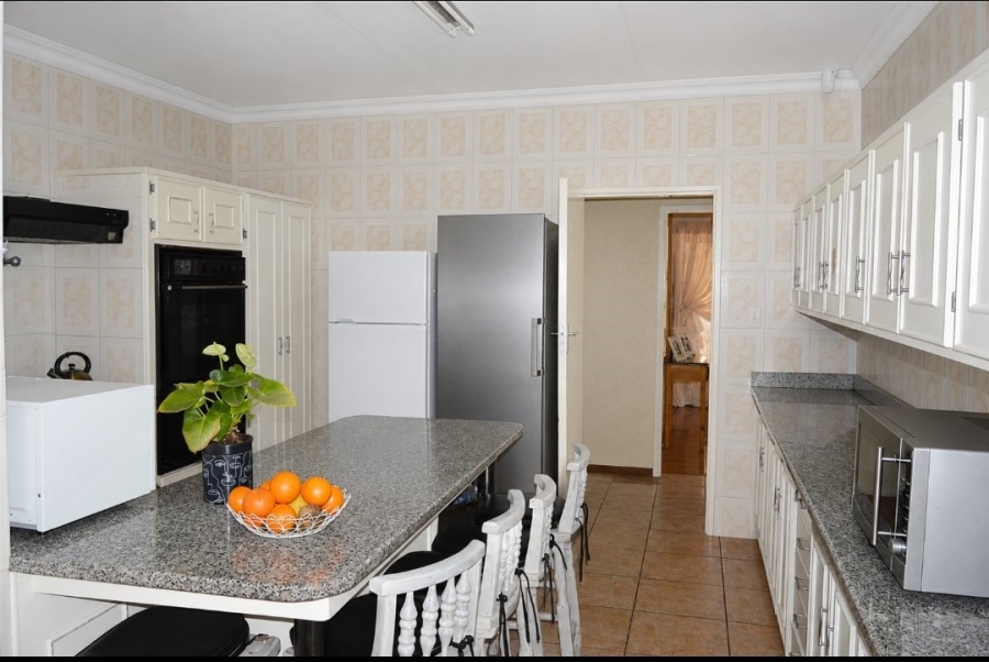 4 Bedroom Property for Sale in Wilkeville North West